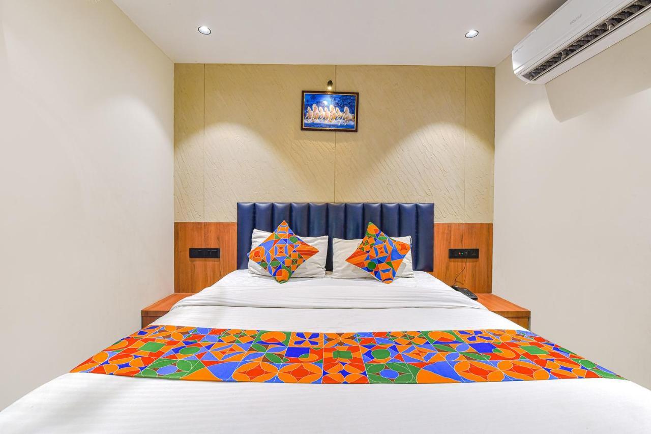 Fabhotel Udhna Inn, Near Udhna Junction Surat Exterior foto