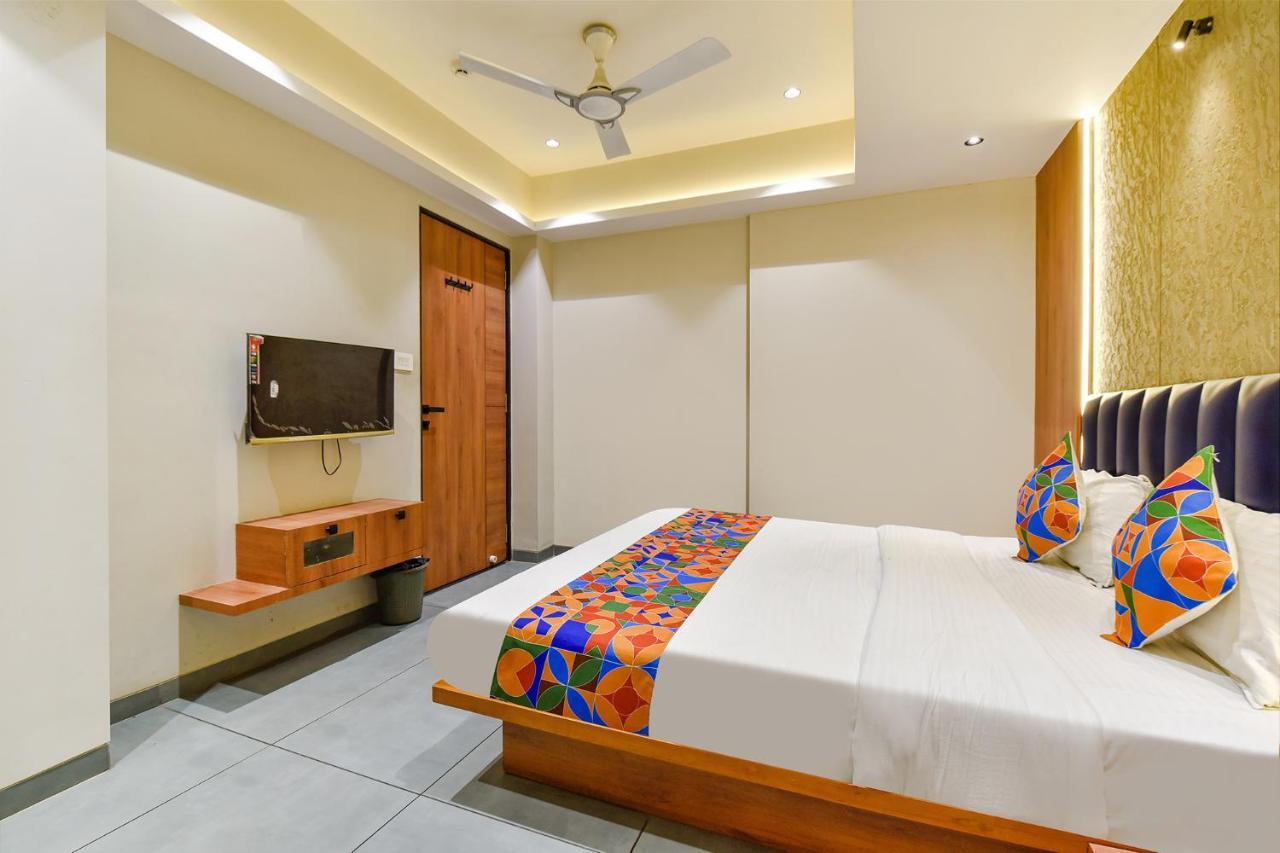 Fabhotel Udhna Inn, Near Udhna Junction Surat Exterior foto